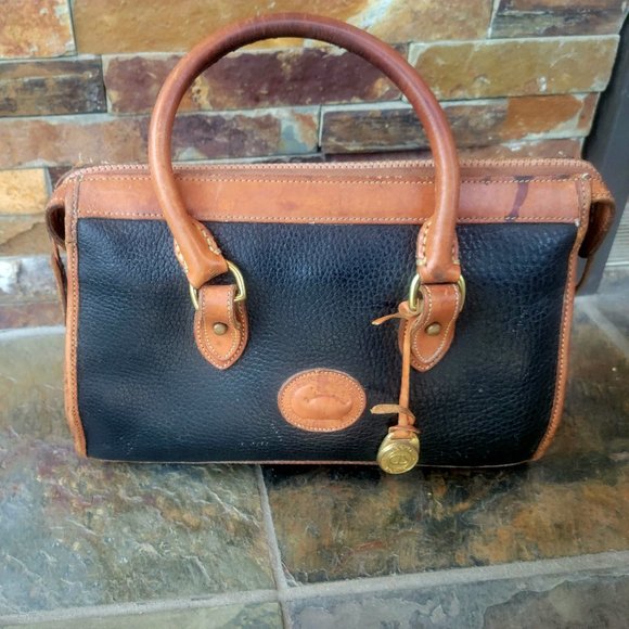 Dooney & Bourke Handbags - Vintage Dooney & Bourke purse